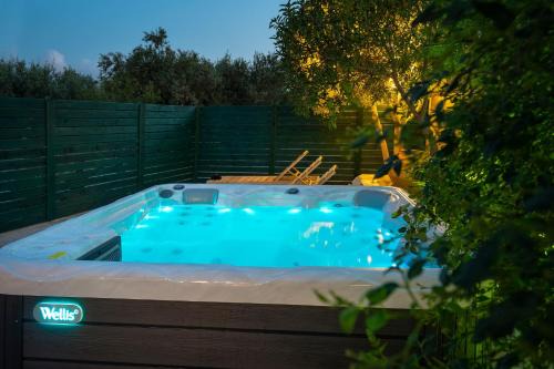 Mires House | Chrisi`s house with jacuzzi
