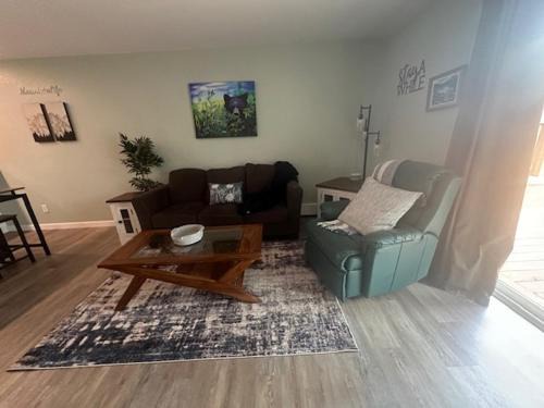 Old Seward - Oceanview Apartment | Chugach Mountain Escape