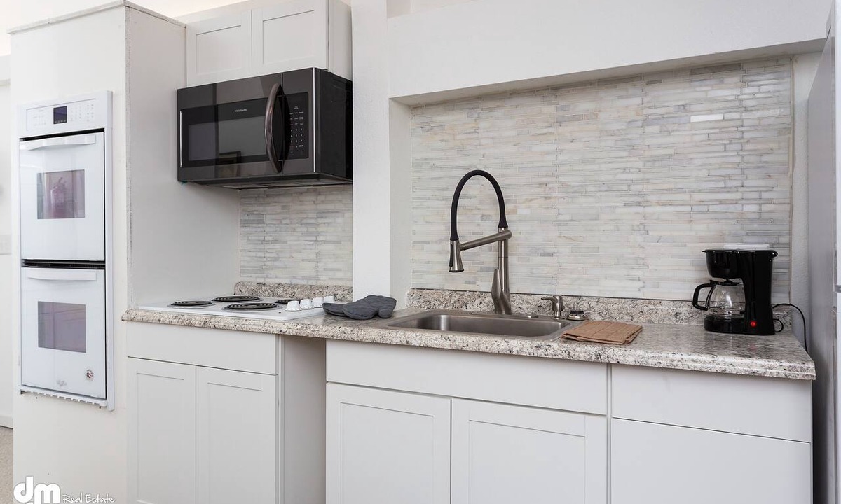 Huffman - O' Malley Apartment | Chugach Mountain View Fox Den Suite