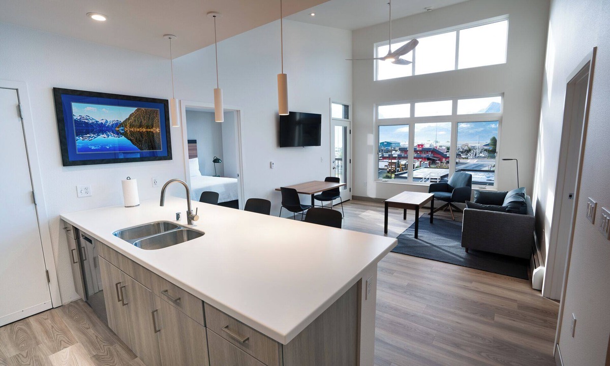 Valdez Hotel | Chugach Naswik Suites