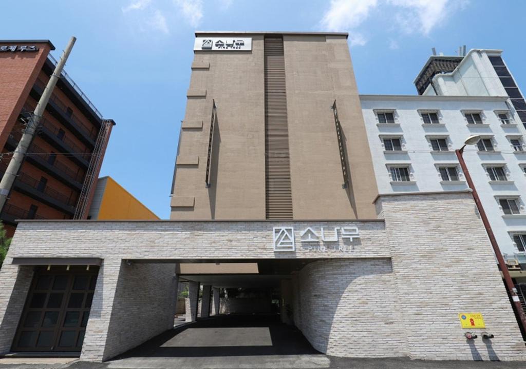 Chuncheon Hotel | Chuncheon Pine Tree Hotel