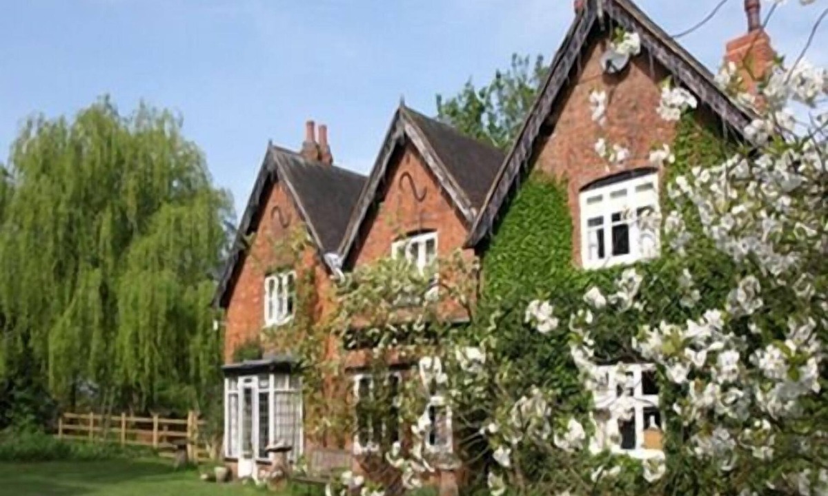 Bickenhill House | Church Farm