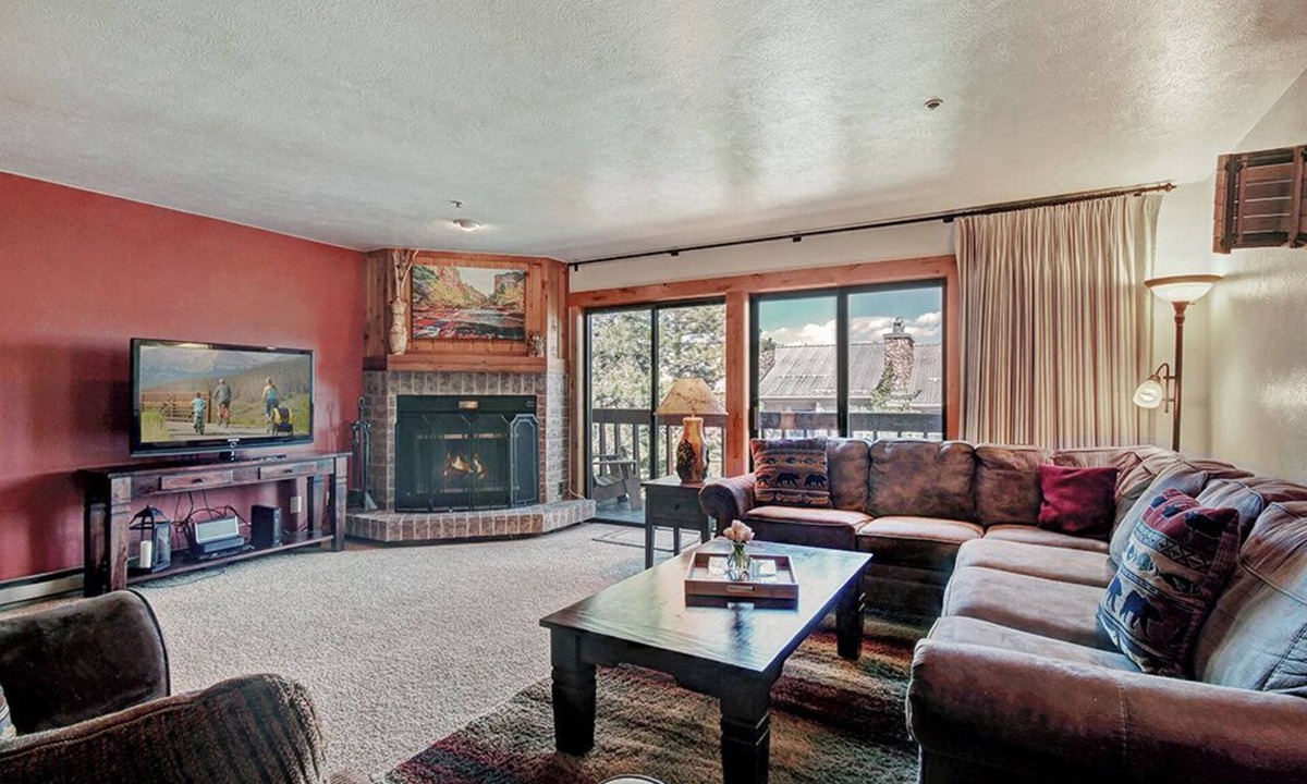 Historic District Condo | Cimarron 301, Cozy 2BR condo in Breckenridge, perfect for mountain getaways!