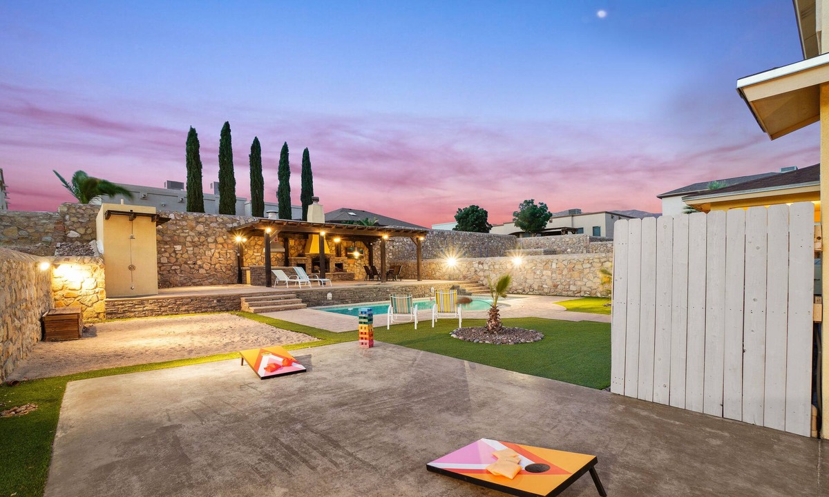 El Paso House | Cimarron Oasis. Can Heat Pool. Movie Theater