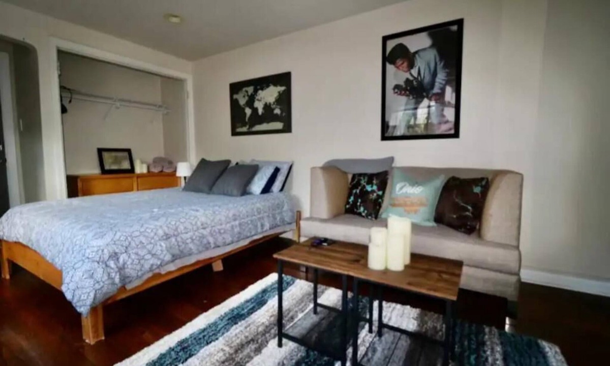 Roselawn Finance Apartment | Cincinnati Themed, Historic Big Sky Apartments!