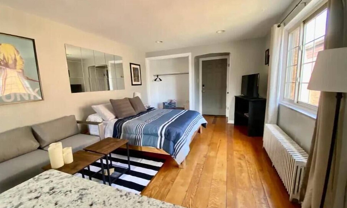 Cincinnati Apartment | Cincinnati Themed, Historic Big Sky Apartments!