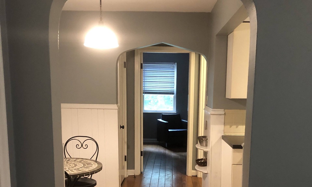 Oakley Apartment | CINCINNNATI COMFORTABLE ONE BEDROOM