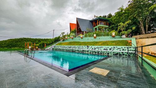Malimbada Cabin | Cinnamon Crown