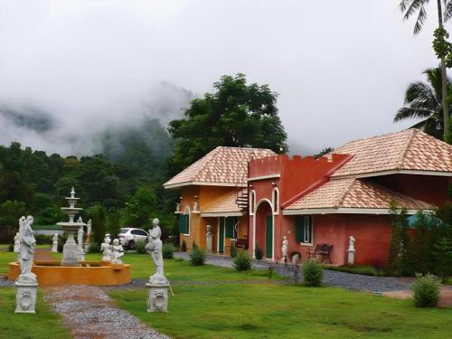 Thong Pha Phum Resort | Cinque Terre Resort