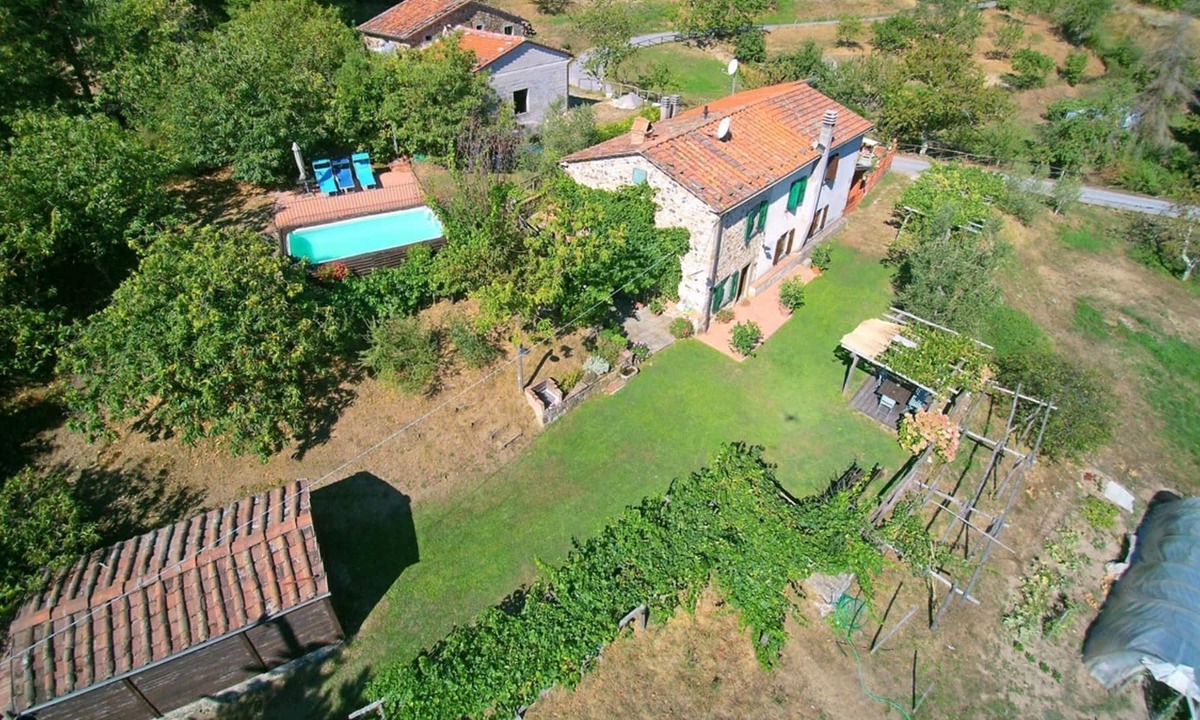 Pontito House | Ciocche - Home for 5 People with Private Pool, Garden, surrounded by Nature