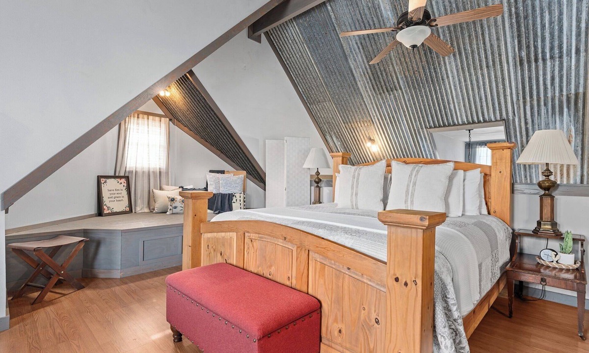 Fredericksburg House | Circle D Guest House | Pet Friendly Country Escape