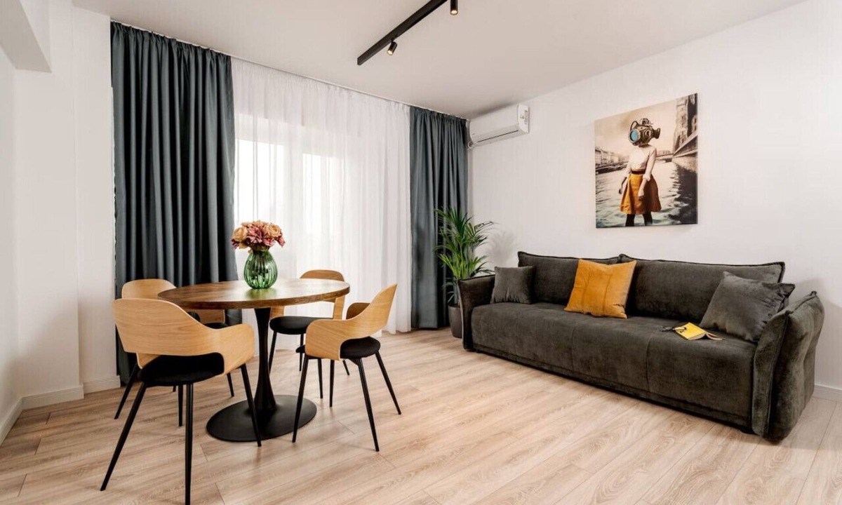 Bucharest City-Centre Apartment | City Centre Spacious Cozy Apartment with Balcony
