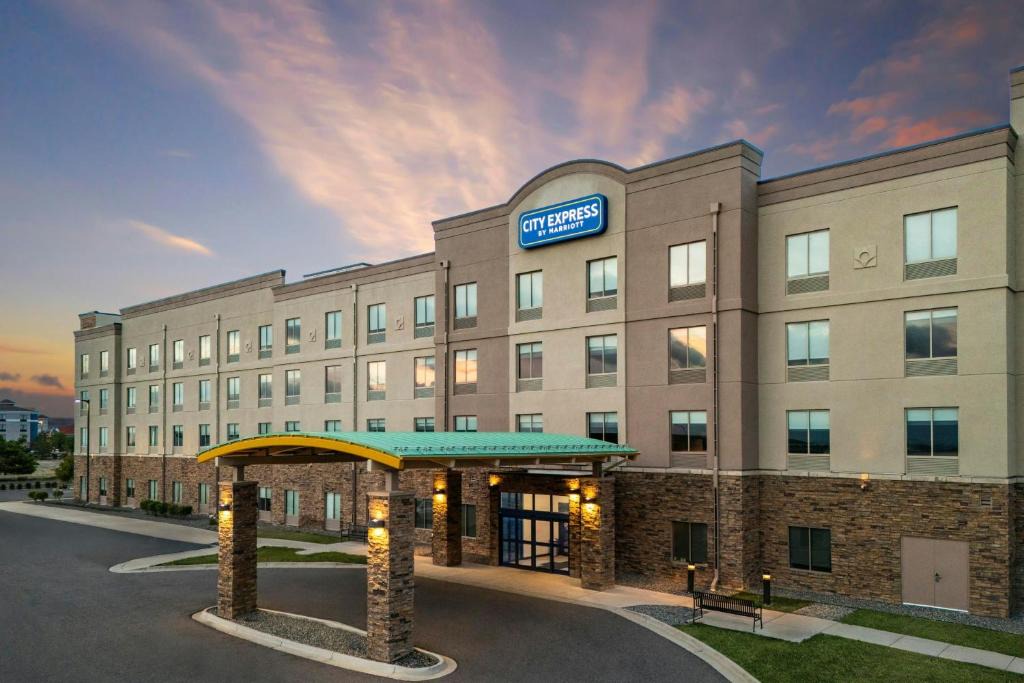 Dupont Hotel | City Express by Marriott Denver Airport