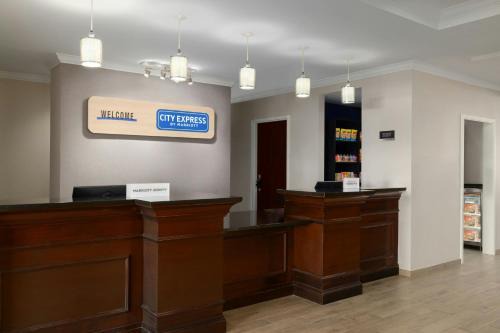 Northeast Hotel | City Express by Marriott Washington, DC Northeast