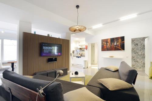 Schwabing-Freimann Apartment | City-Jungle ARTcommodation