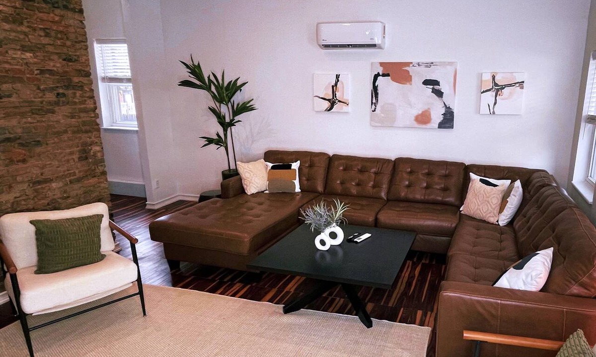 Pendleton Apartment | City Luxury @ Smart Pricing + Parking + Family-Friendly