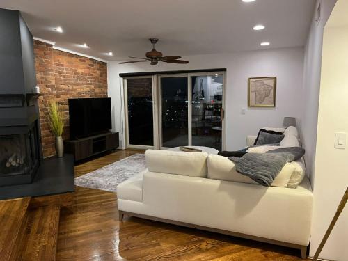 Mount Auburn House | City View Perch Walkable Apt
