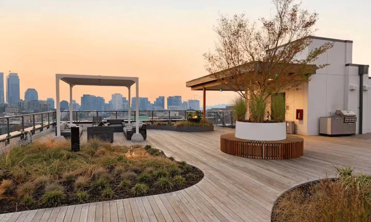 Broadway Hotel | City Views, Spacious, Bright, Modern, SOLIS Capitol Hill - Walk to Everything