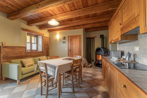 Marmora Ski Chalet | Civico 12