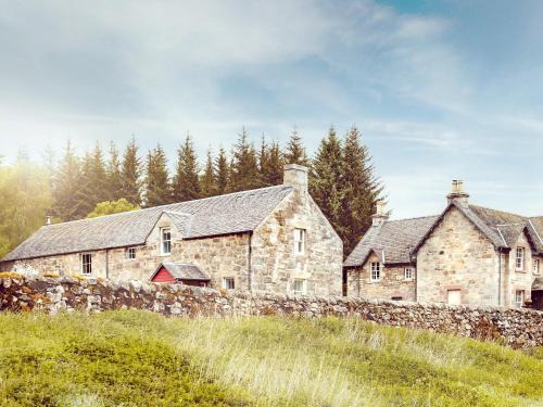 Calvine House | Clachan Cottage