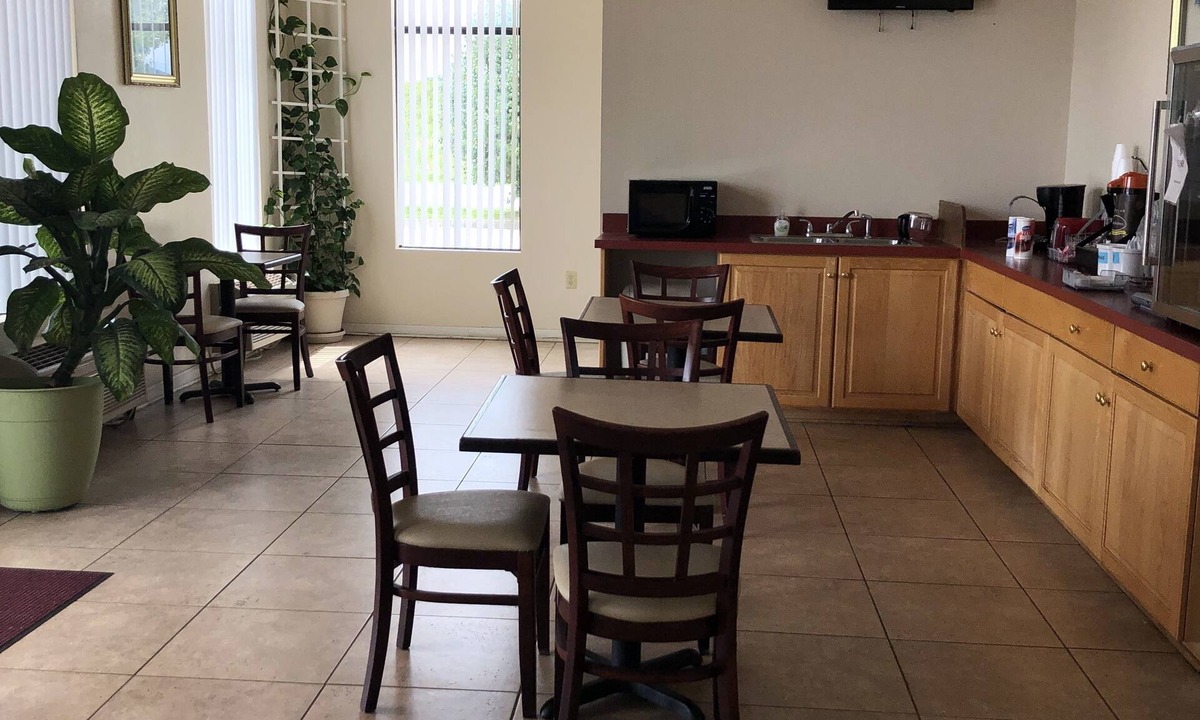 Jasper Hotel | Clairmont Inn