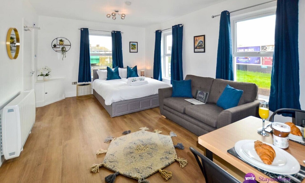 Salisbury Apartment | Clarabel Studio Apartment - Stayseekers