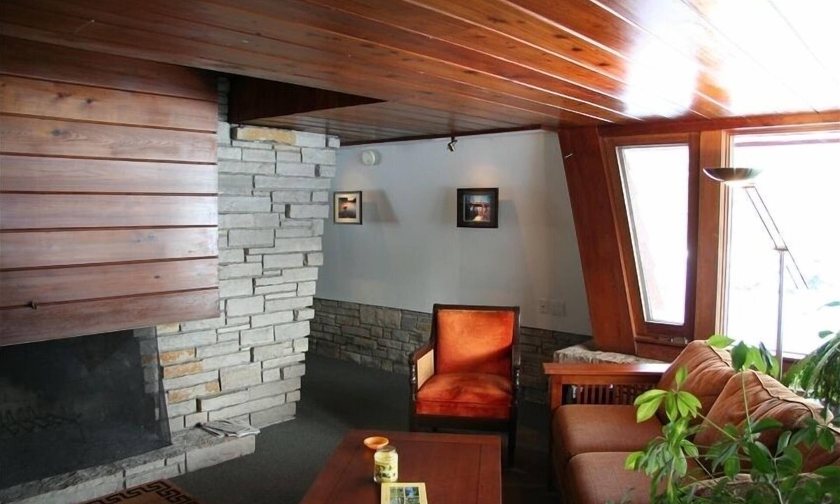 Mount Horeb Cottage | Clarance Gonstead Guest Cottage, Prairie Style, Stone & Tide Water Cypress