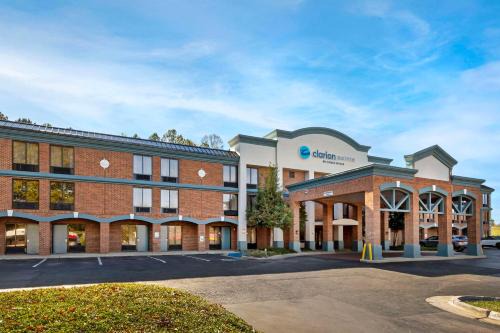 Lowes Grove Hotel | Clarion Pointe Durham Research Triangle Park