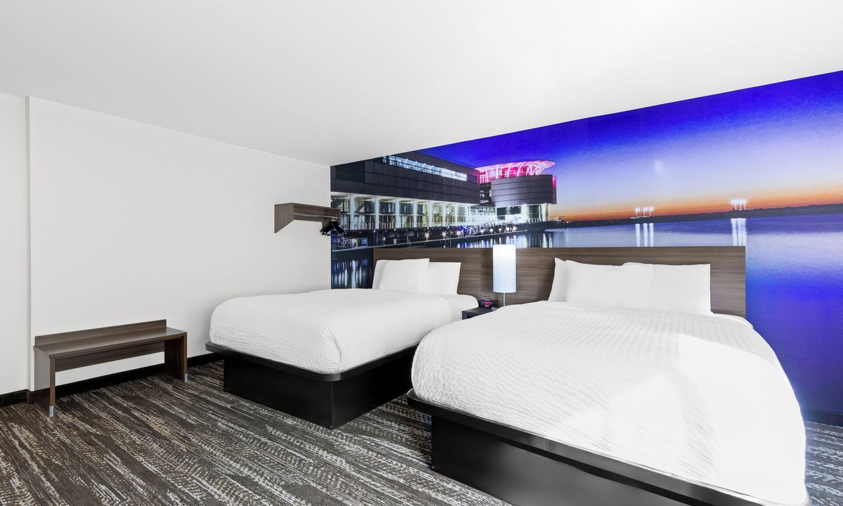 Milwaukee Hotel | Clarion Pointe Milwaukee Airport