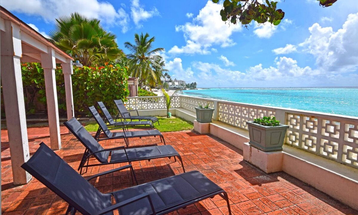Worthing House | Classic Beachfront Home - Arcadia