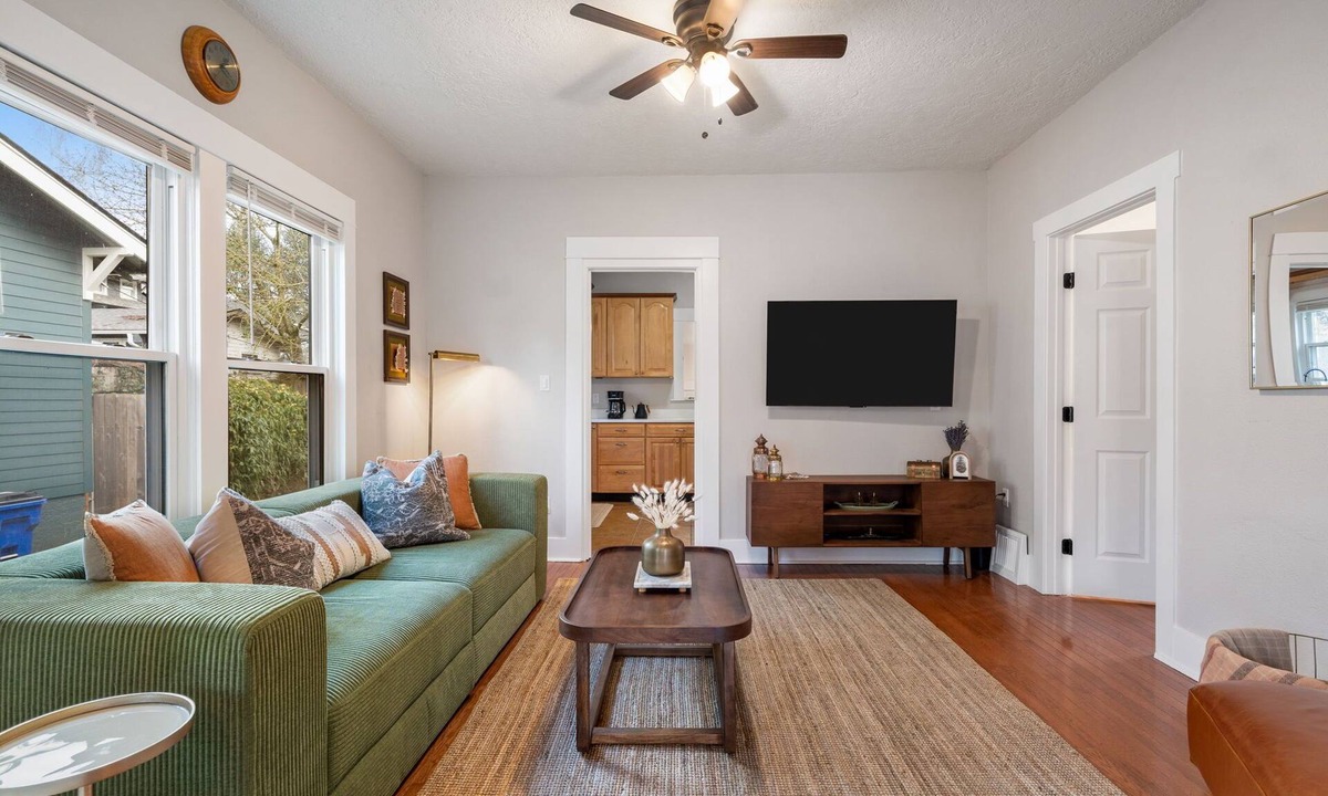 Hough House | Classic charm home meets modern comfort in the heart of Uptown Vancouver. Just 4 blocks to Main Street and a short drive to the Waterfront, this spacious 5-bedroom home is perfect for families, friend groups, and multi-generational stays.
