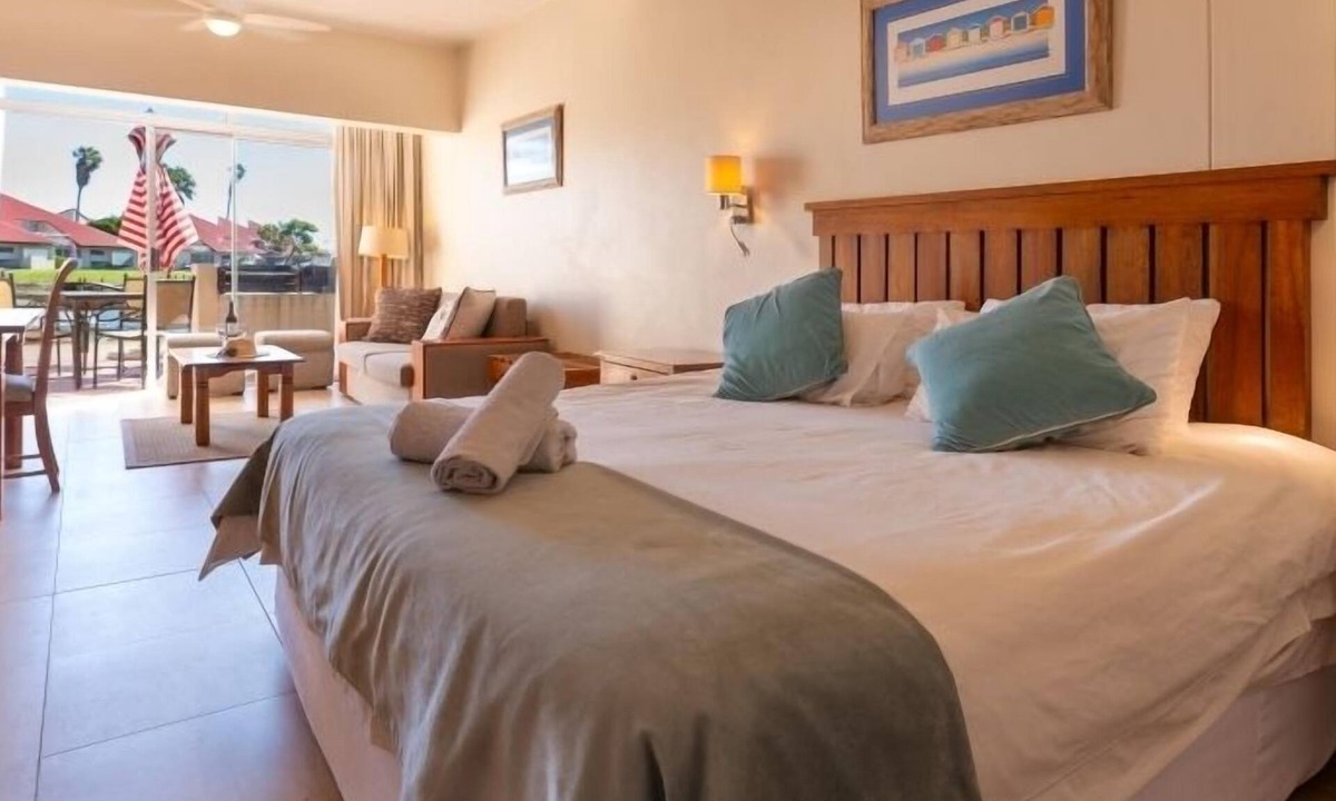 Port Owen Apartment | Classic Comfort | Balcony | Marina View