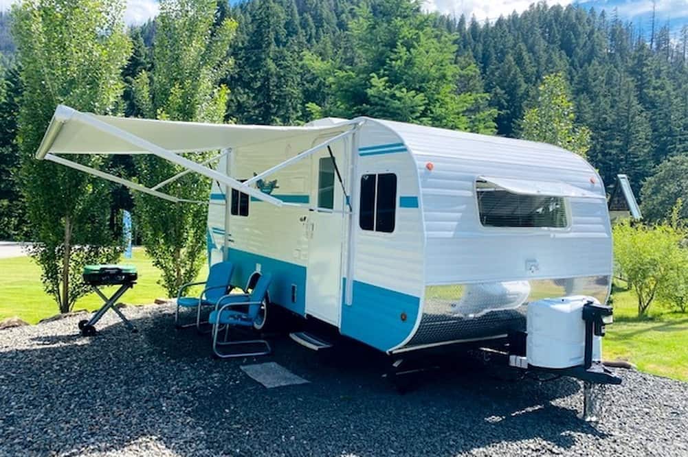 Idleyld Park House | Classic & Cute 1950's Inspired Retro Camper, Idleyld Park, OR