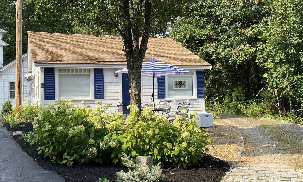 Ogunquit Cottage | Classic Maine Beach Cottage - In the Heart of Ogt. Village , Walk to everything