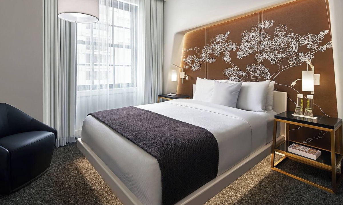 Downtown Washington D.C. Hotel | Classic Queen Bed | Hotel Washington | Near White House and National Mall