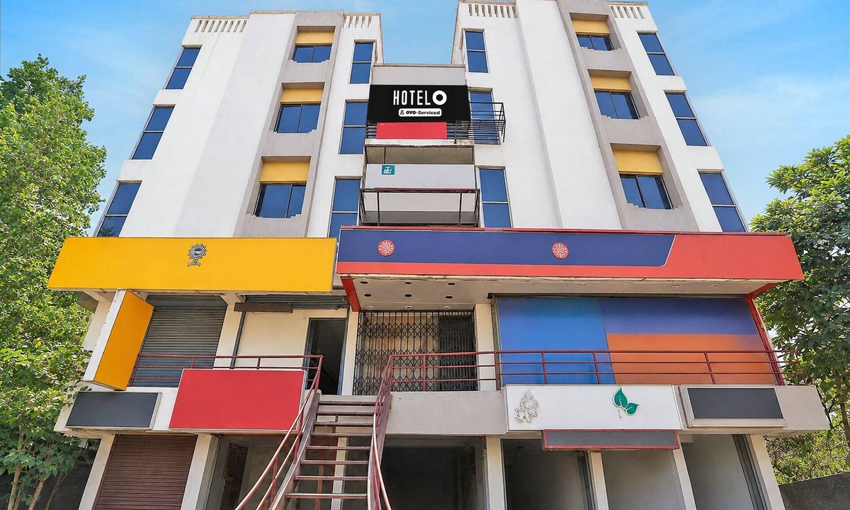 Ahmedabad House | Classic Red Apple