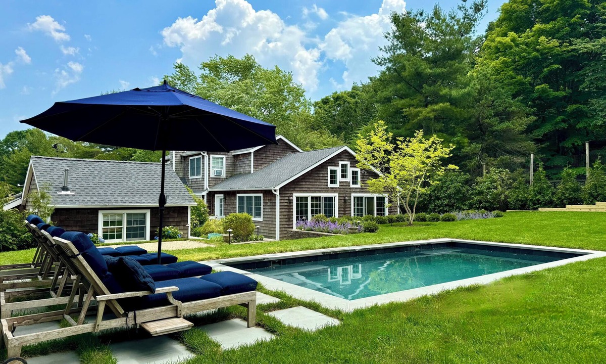 Sag Harbor House | Classic Sag Harbor 5BR 3.5BA with heated gunite pool
