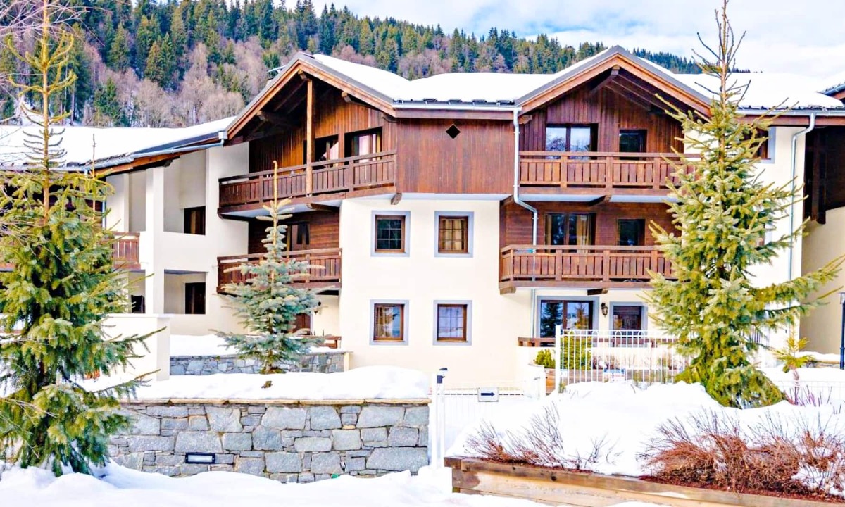 Les Gets Ski Chalet | Classic Savoyard Style Mountain Resort
