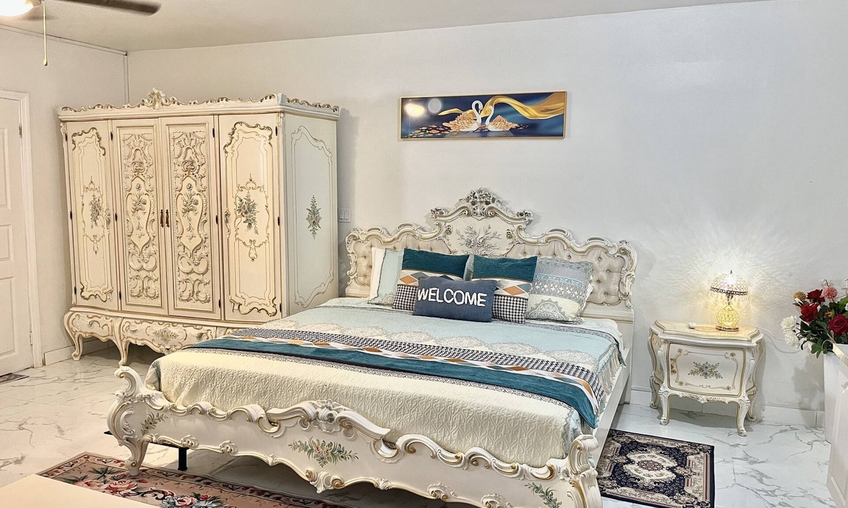 Venetian Road Settlement Apartment | Classic Studio in Venetian Road
