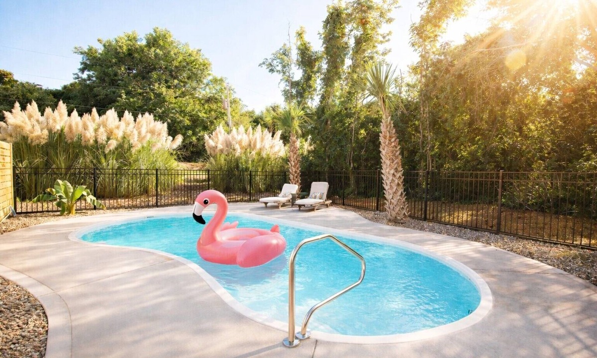 Emerald Isle Cottage | Classic Waterfront Cottage Private Pool Near Beach Water Views