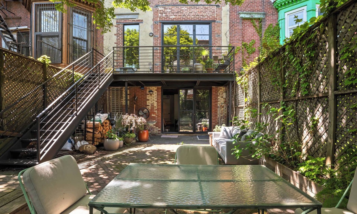 Clinton Hill House | Classon Place by Rove Travel | Duplex w/Garden