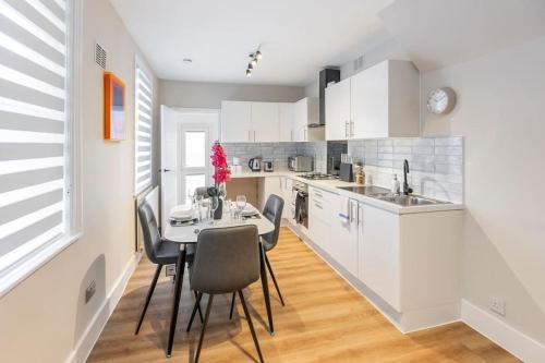 Tottenham Green Apartment | Classy GF Gem Next Seven Sisters