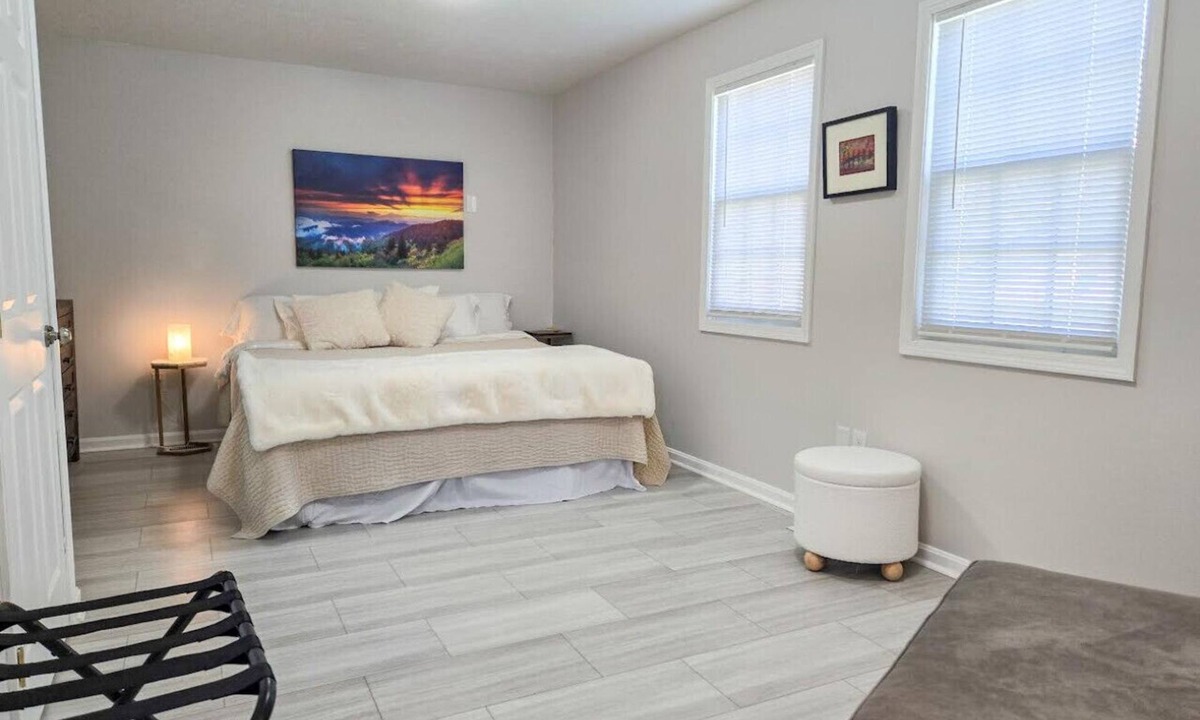 Oberlin House | Classy Oberlin Stay | Near Dining, Shops & College