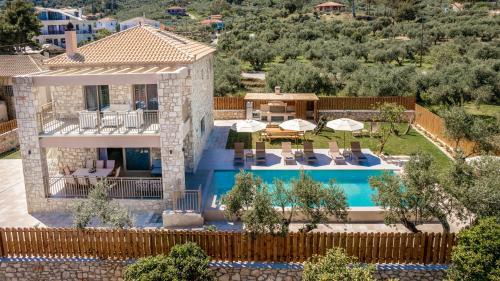 Ano Vasilikos Villa | Claudio Stone House