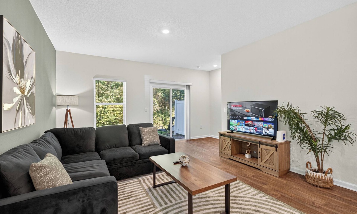 Baymeadows House | Clean 3BR Townhome/Close to Mayo and Beaches