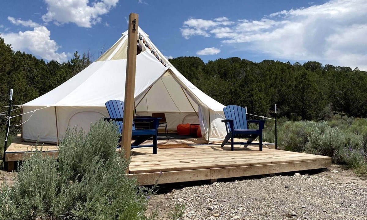 Elba RV Rental | Clean and Comfortable Canvas Bell Tent by City of Rocks National Reserve, Idaho