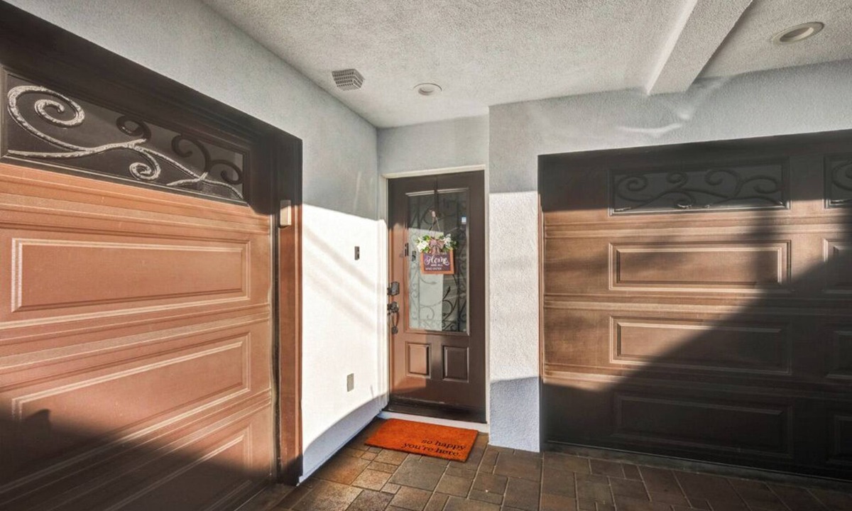 Somerset House | Clean and elegant 2-bedroom back house in tranquil Glendale with AC