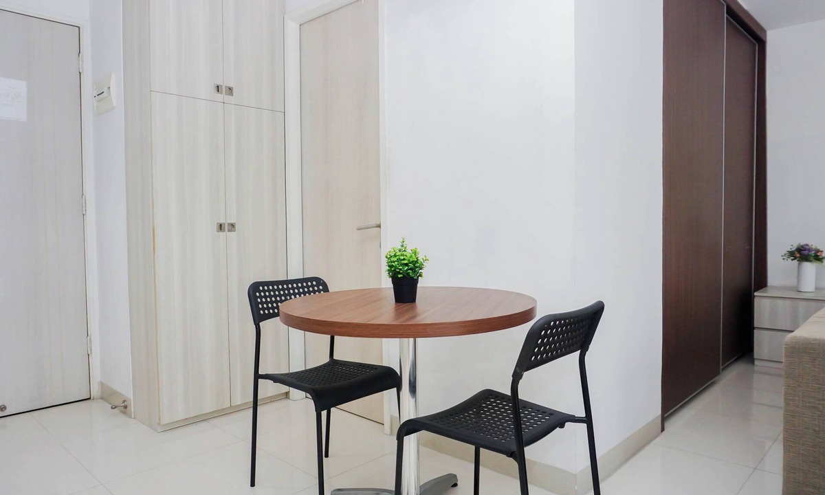 Cikarang Apartment | Clean And Relaxing Studio Room At Apartment Azalea Suites