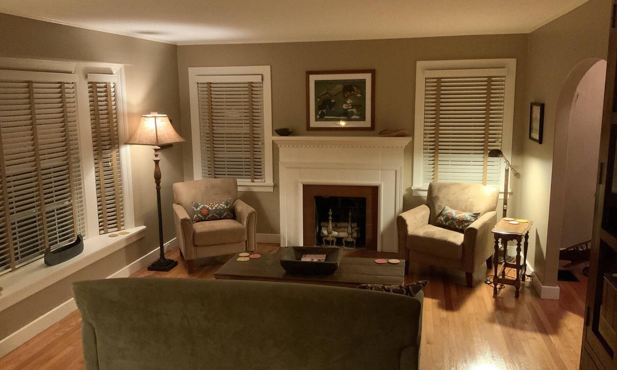Sweetwater House | Clean Cape Cod close to downtown