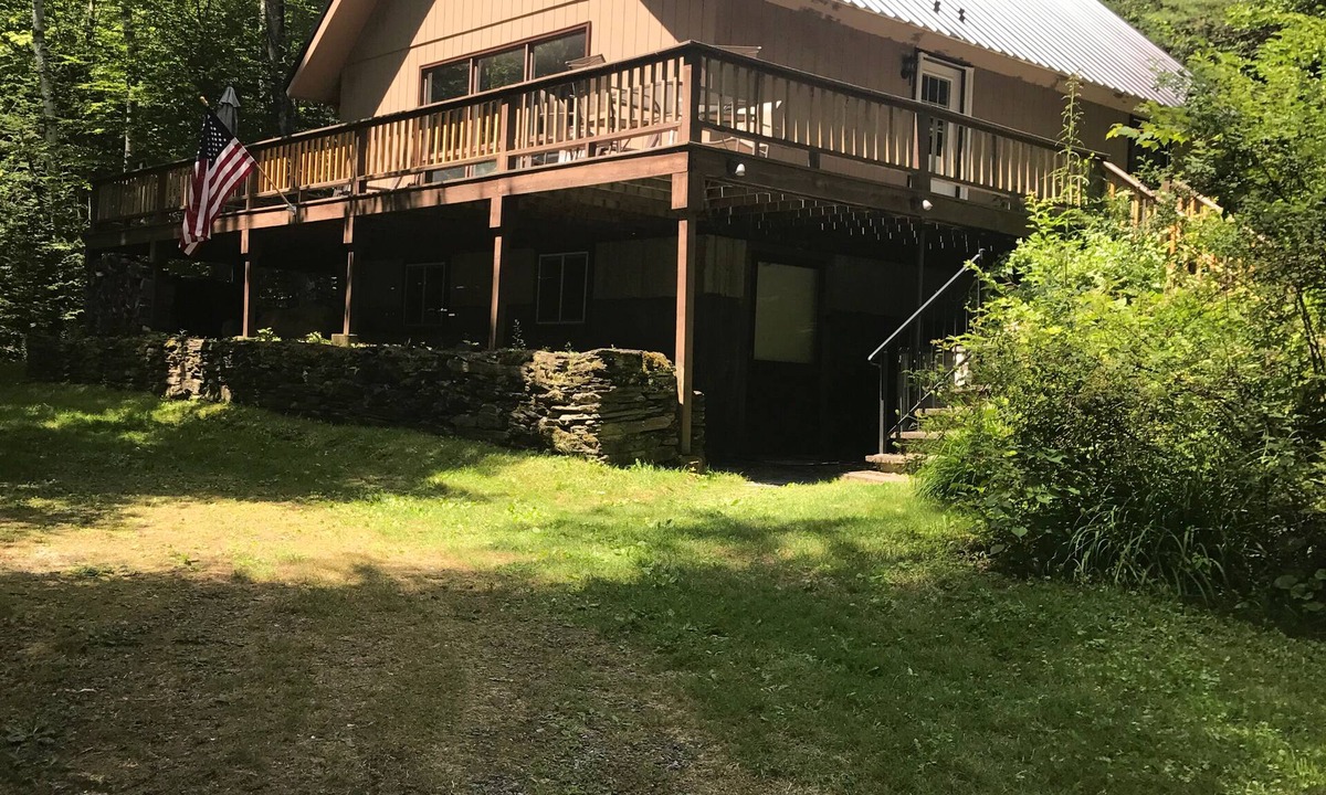 Bethlehem House | Clean Comfortable Chalet Located In The Heart Of The White Mountains